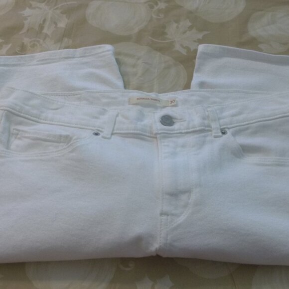 Levi's Pants - LEVIS WHITE JEAN BERMUDA SHORTS,LADIES SIZE 12